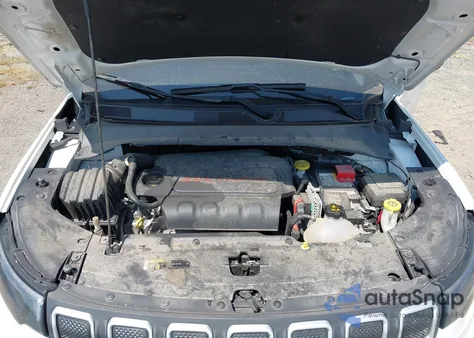 2022 Jeep Compass Latitude 4X4 z USA, uszkodzony, nr VIN 3C4NJDBB0NT152878